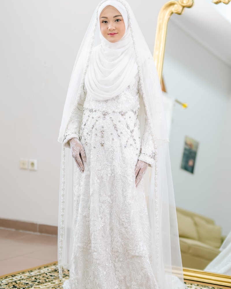 Dress full brukat