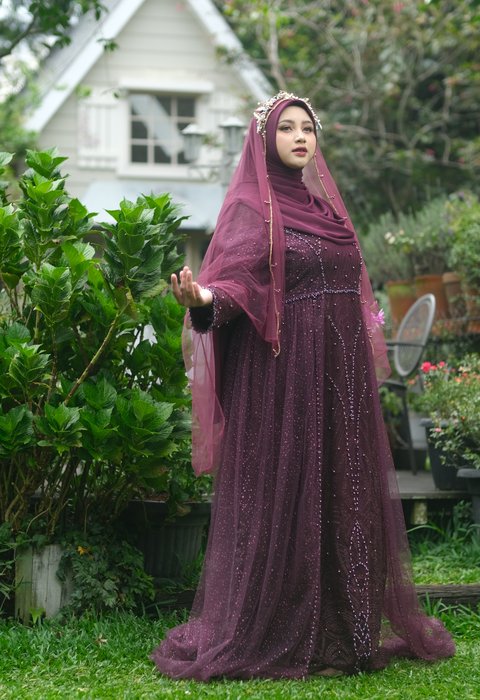 Camellia Burgundy Plus