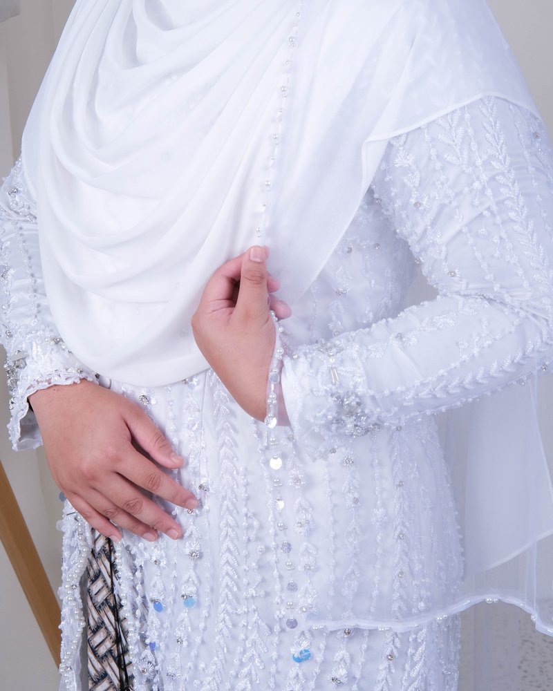 Kebaya Akad Coin
