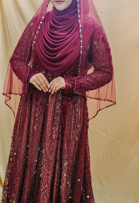 Dress Maroon Cream