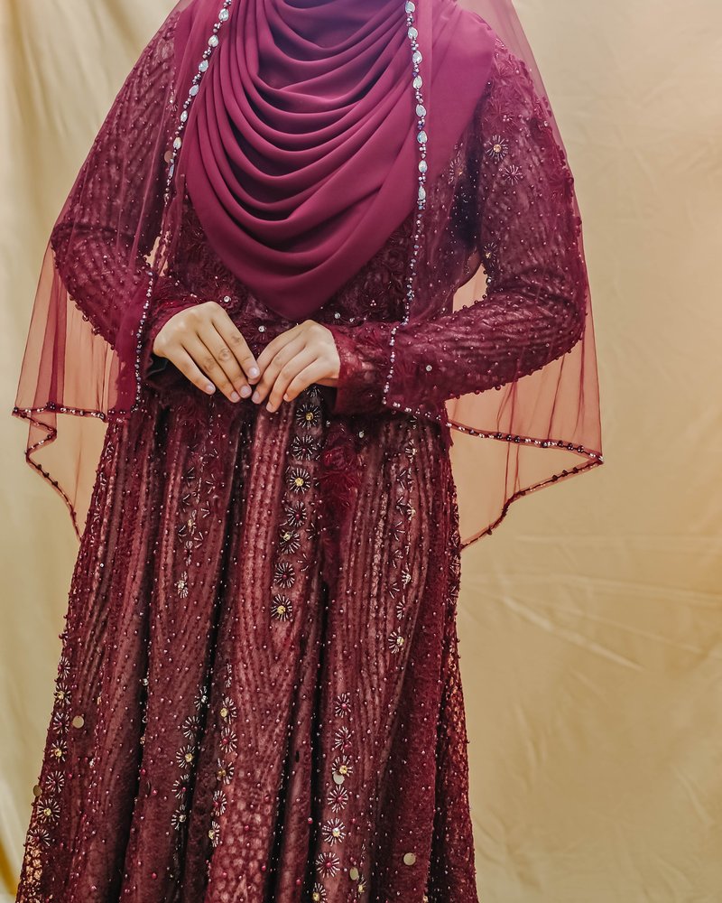 Dress Maroon Cream