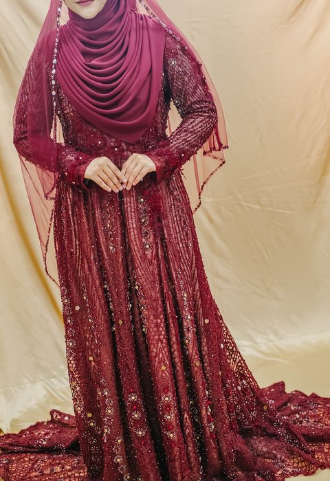 Dress Maroon Cream